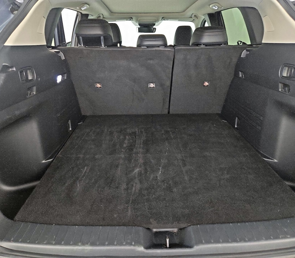 Trunk/Cargo (Seats Up)