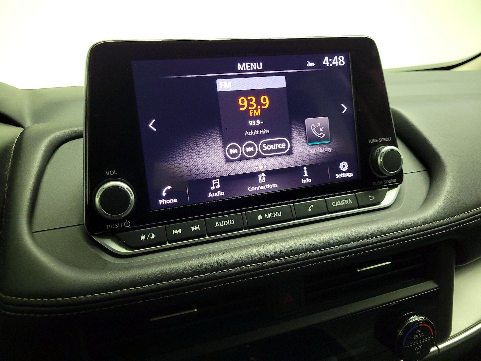 2025 Nissan Rogue SV - Photo 16