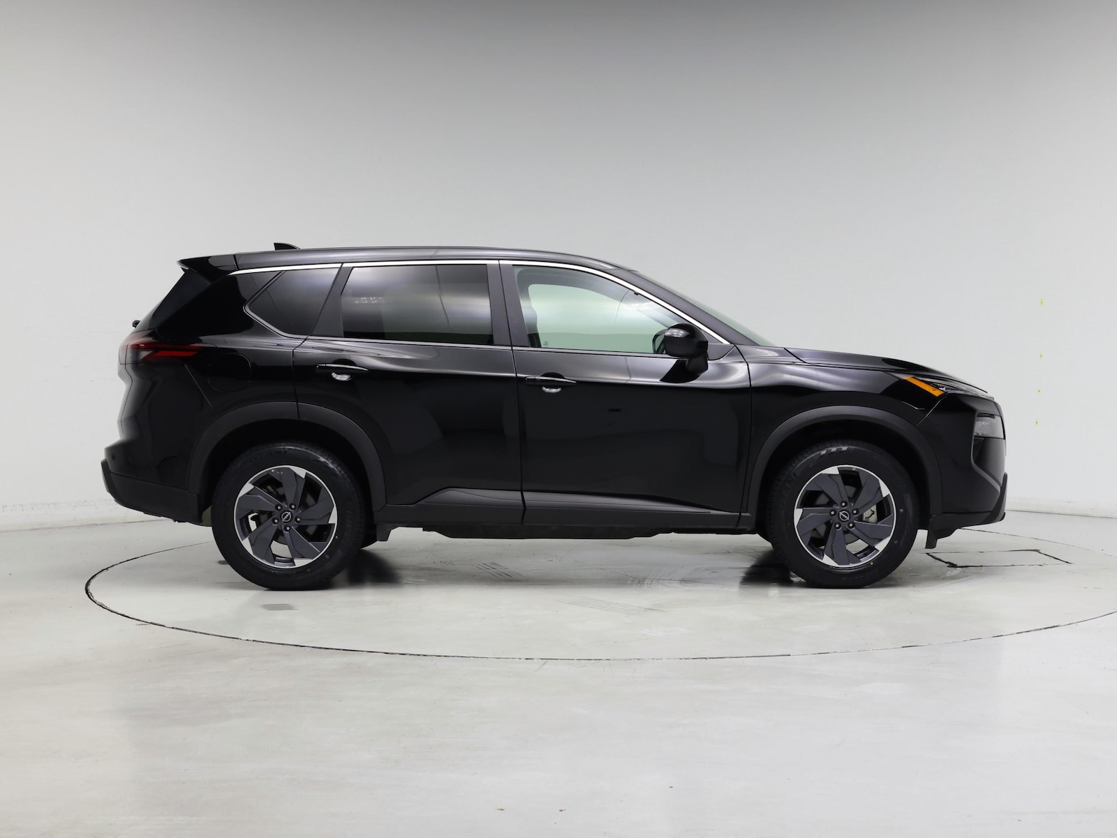 2025 Nissan Rogue SV - Photo 8
