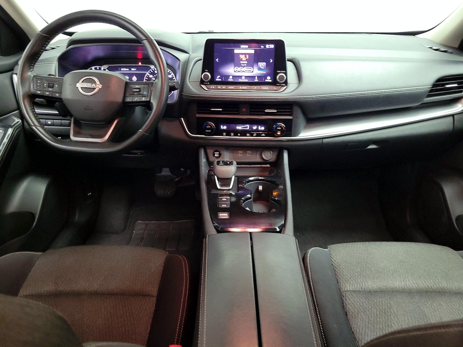 2025 Nissan Rogue SV - Photo 10