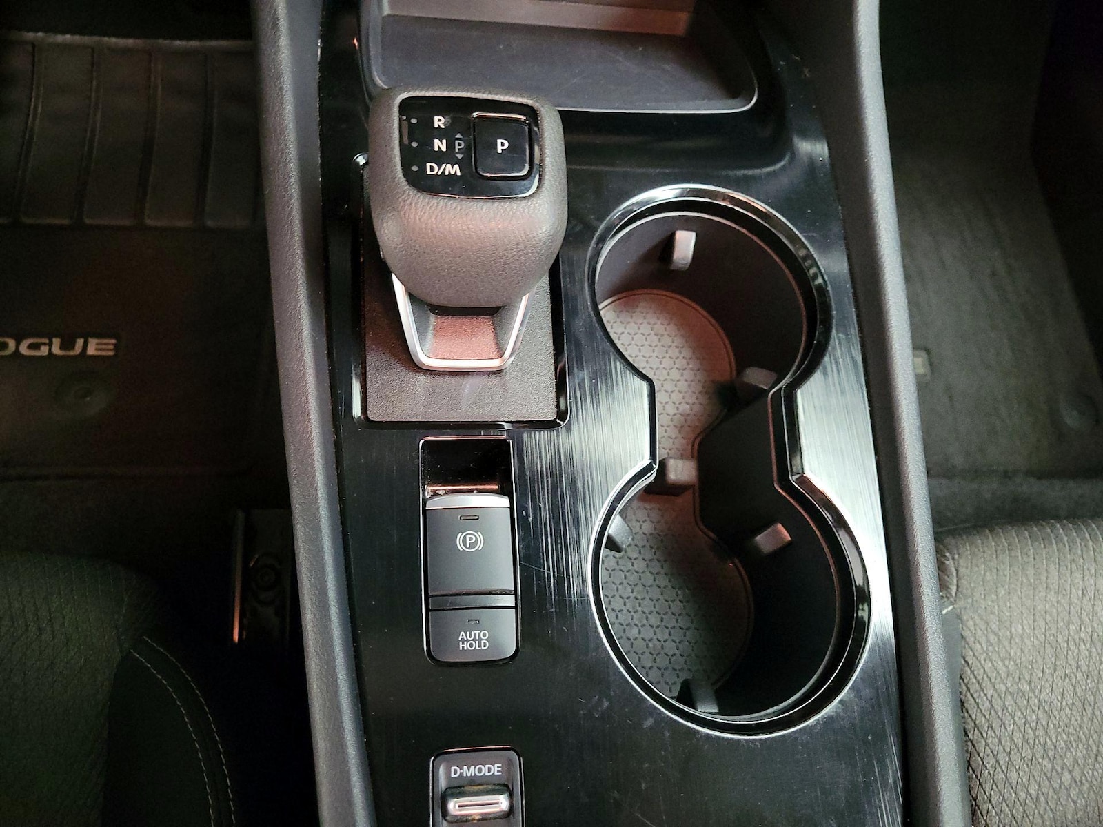 2025 Nissan Rogue SV - Photo 19