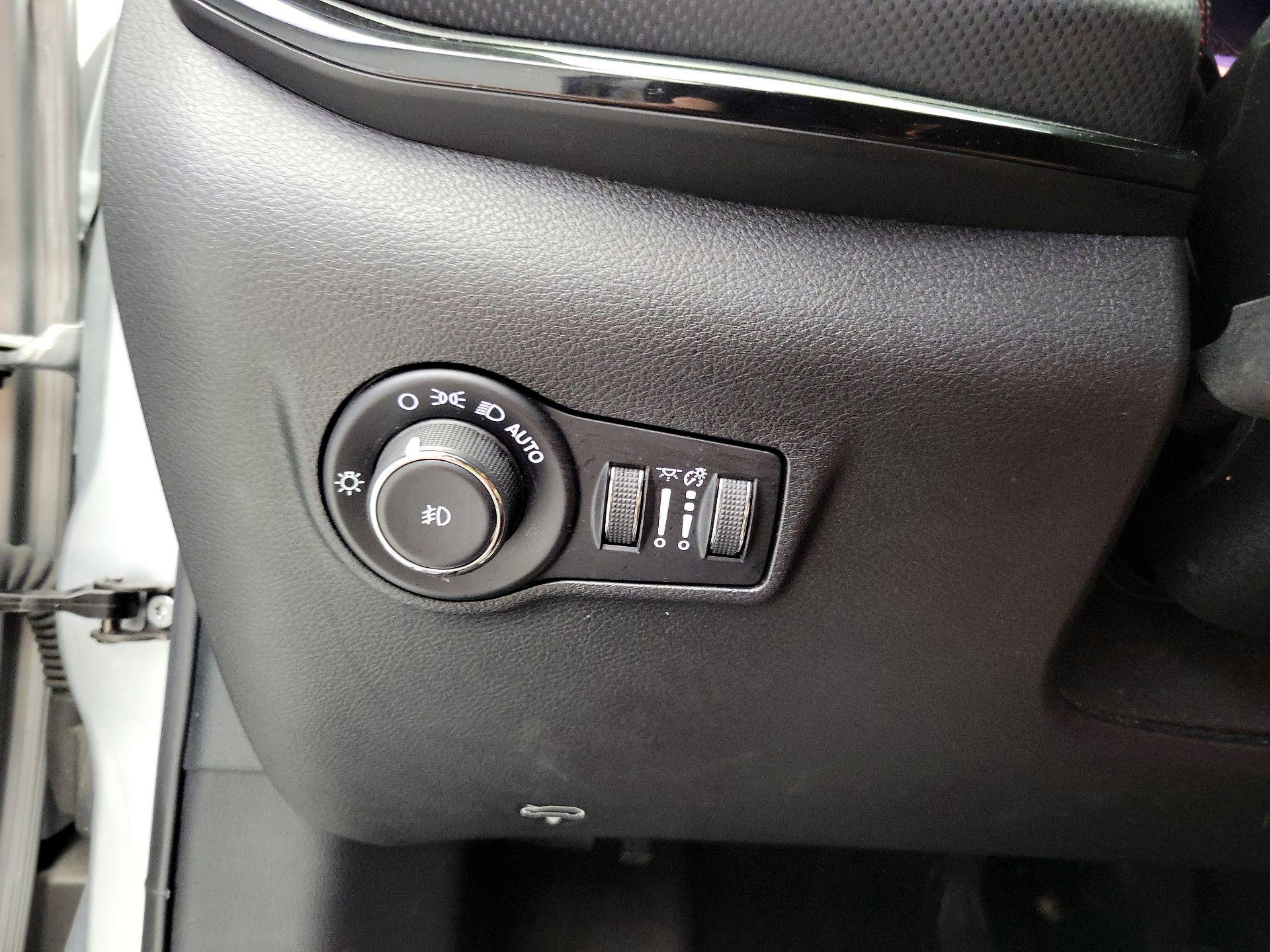 Thumbnail: 2025 Jeep Compass - 13