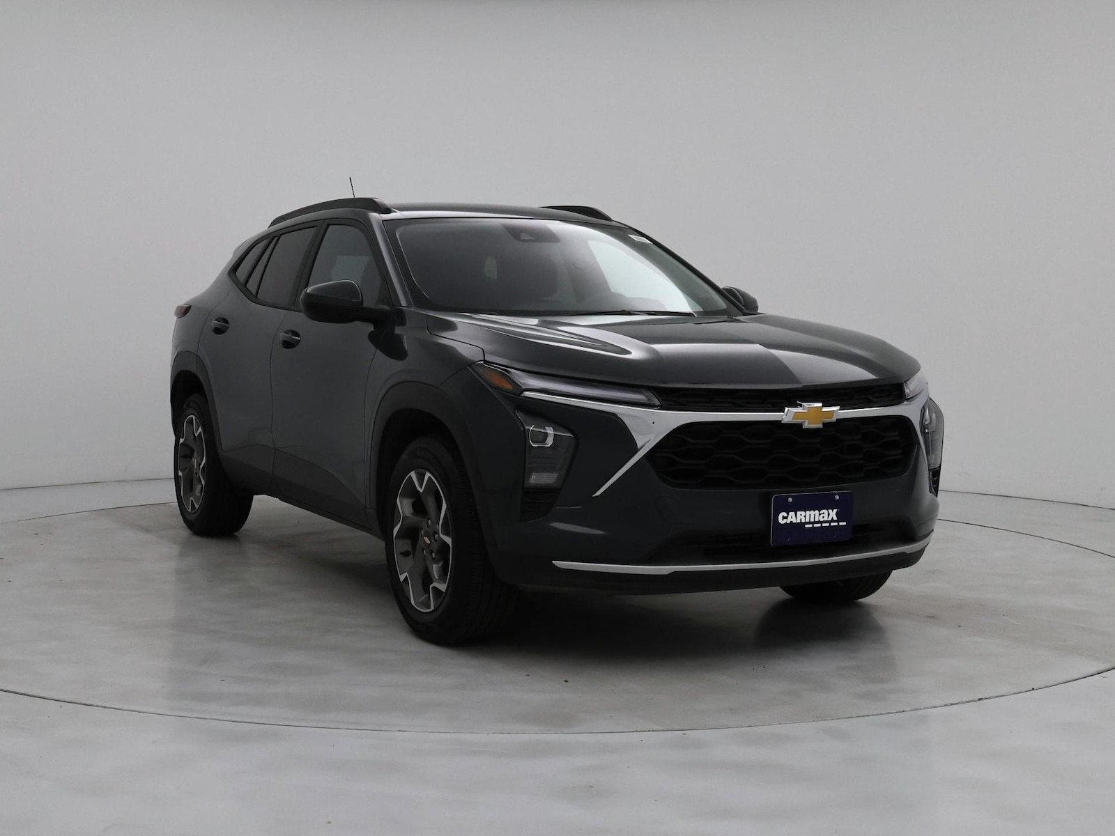 2025 Chevrolet Trax LT - Photo 2
