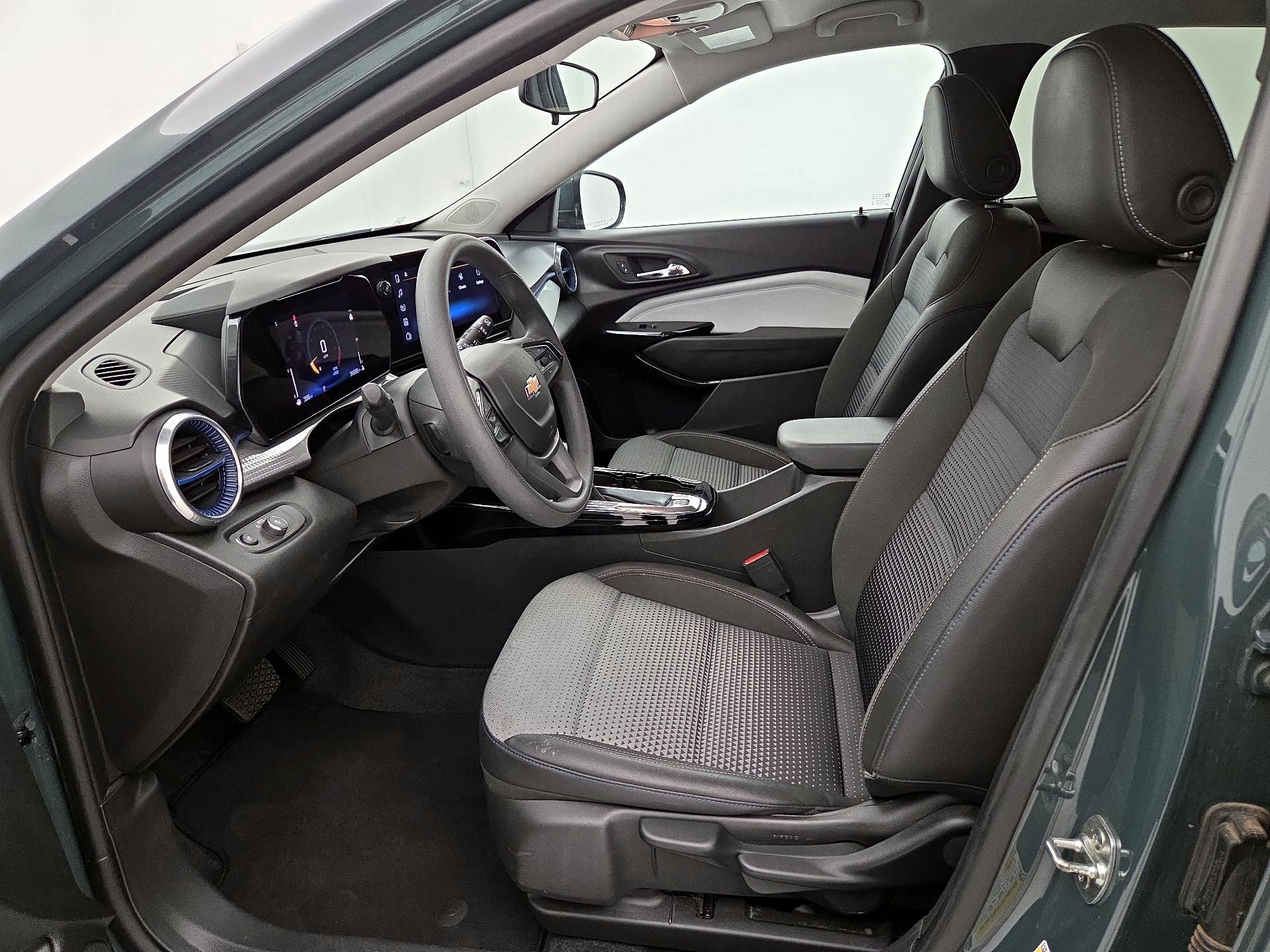 Thumbnail: 2025 Chevrolet Trax - 11