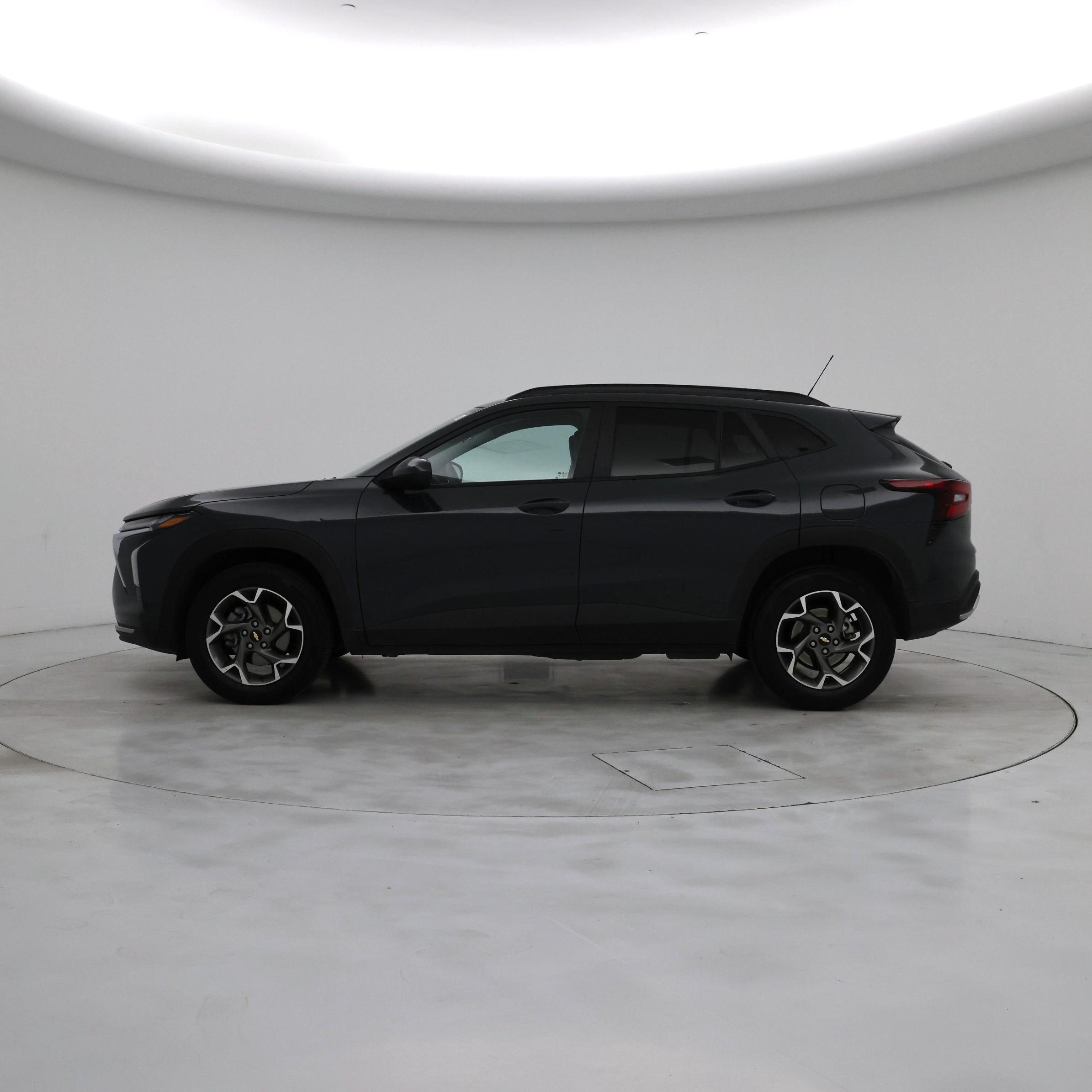 Thumbnail: 2025 Chevrolet Trax - 3