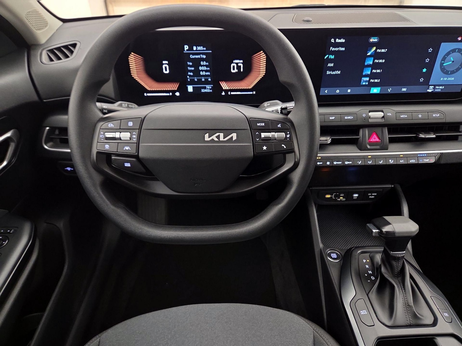 2025 Kia K4 LXS - Photo 11