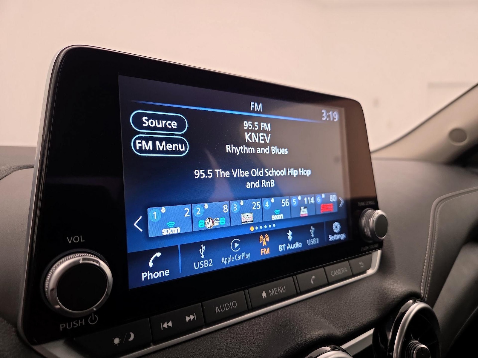 2025 Nissan Sentra SV - Photo 16