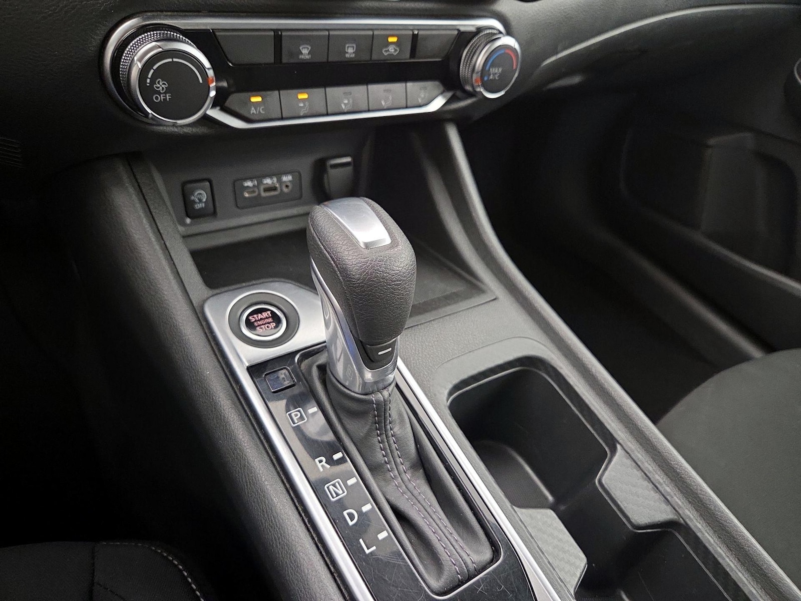 2025 Nissan Sentra SV - Photo 18