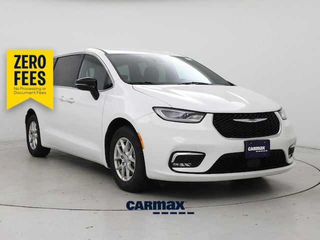 White 2025 Chrysler Pacifica Minivan Front-Wheel Drive Automatic