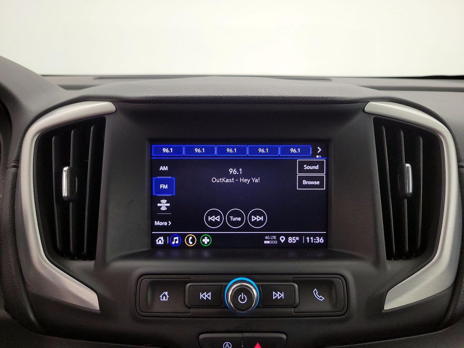 2024 GMC Terrain SLE - Photo 16