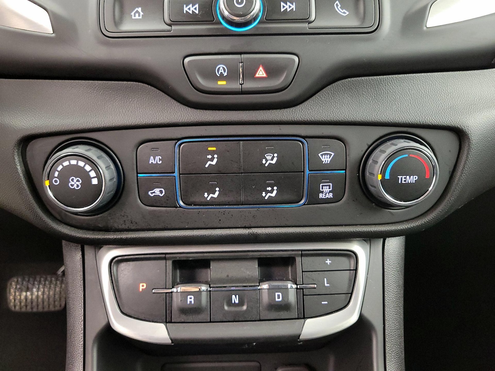 2024 GMC Terrain SLE - Photo 17