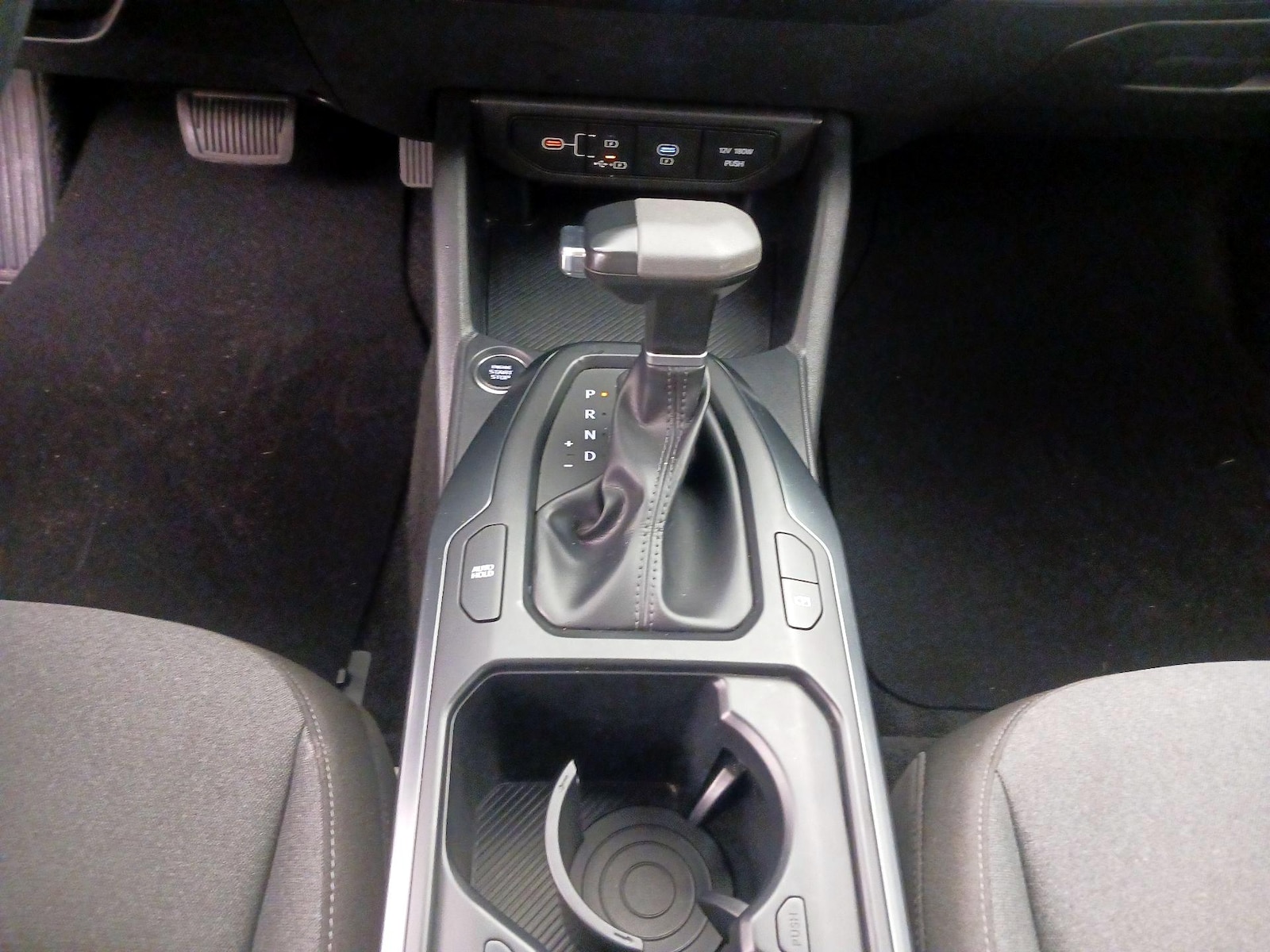 2025 Kia K4 LXS - Photo 18