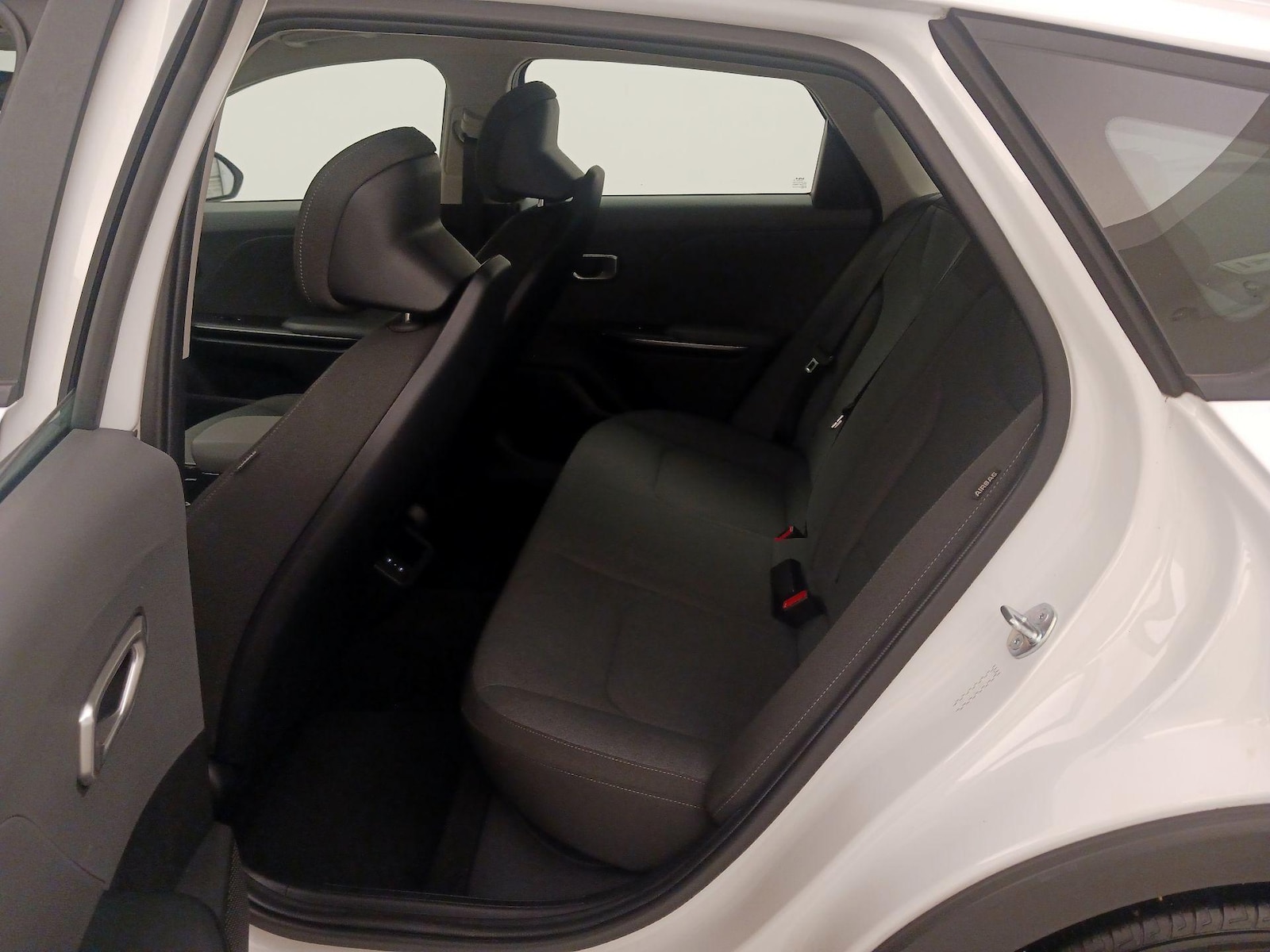 2025 Kia K4 LXS - Photo 20