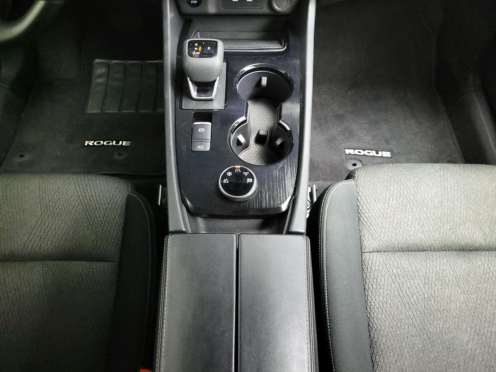 2025 Nissan Rogue SV - Photo 18