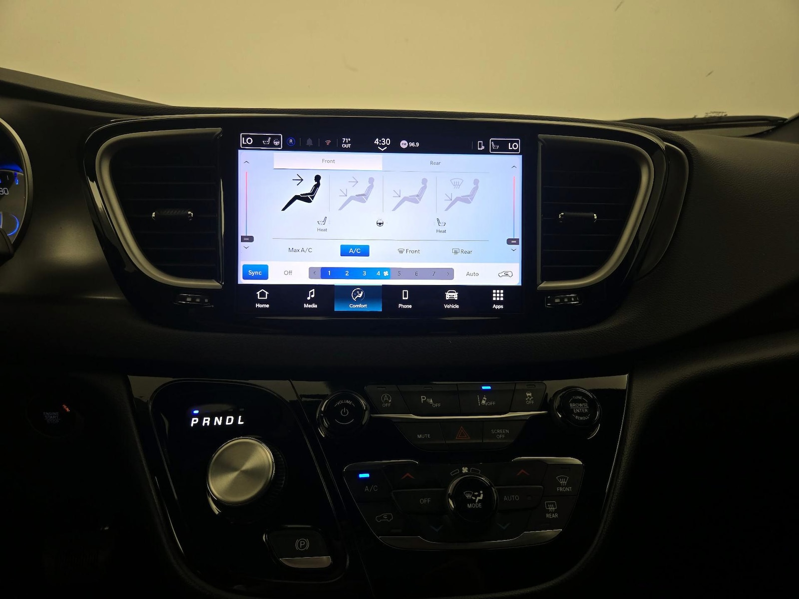 2025 Chrysler Pacifica Select - Photo 17