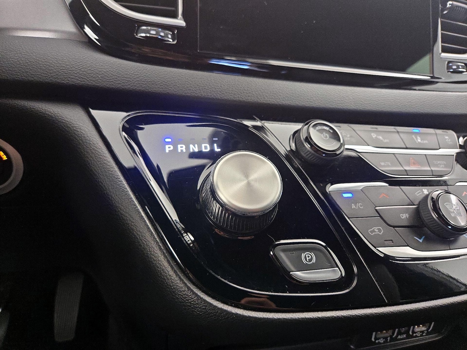 2025 Chrysler Pacifica Select - Photo 18