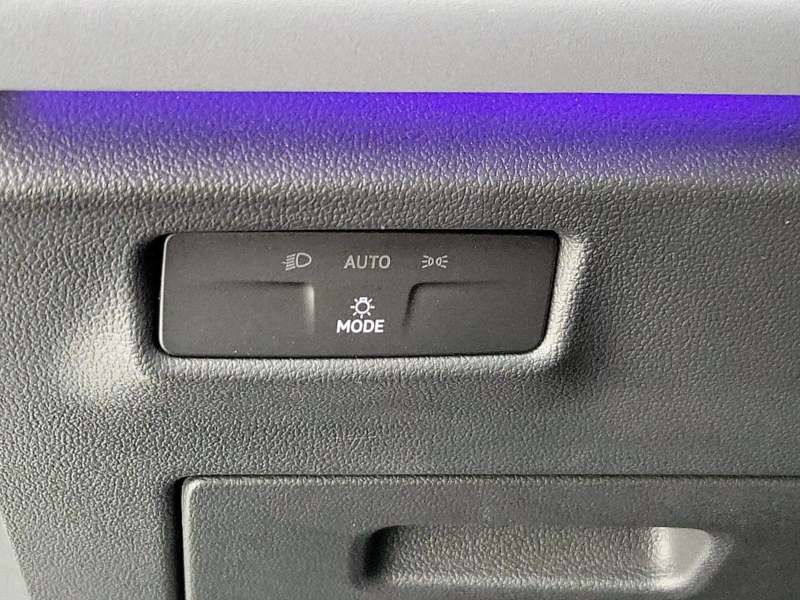 2026 Volkswagen Tiguan SE - Photo 14