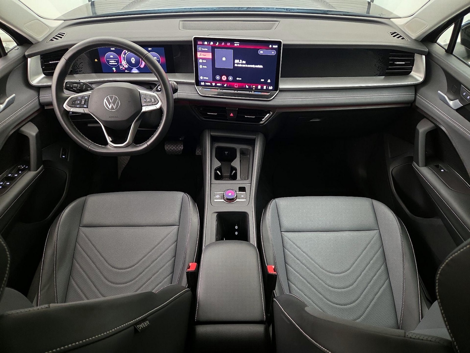 2026 Volkswagen Tiguan SE - Photo 10