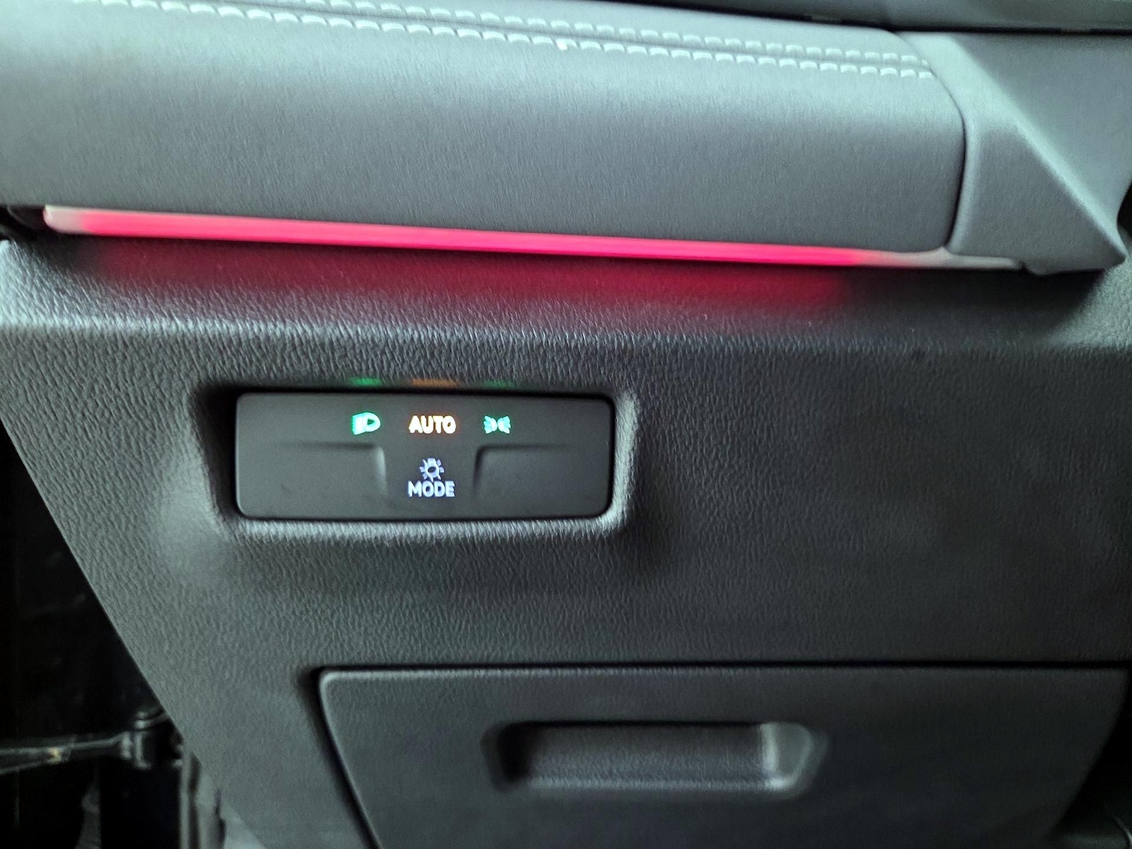 2026 Volkswagen Tiguan SE - Photo 14