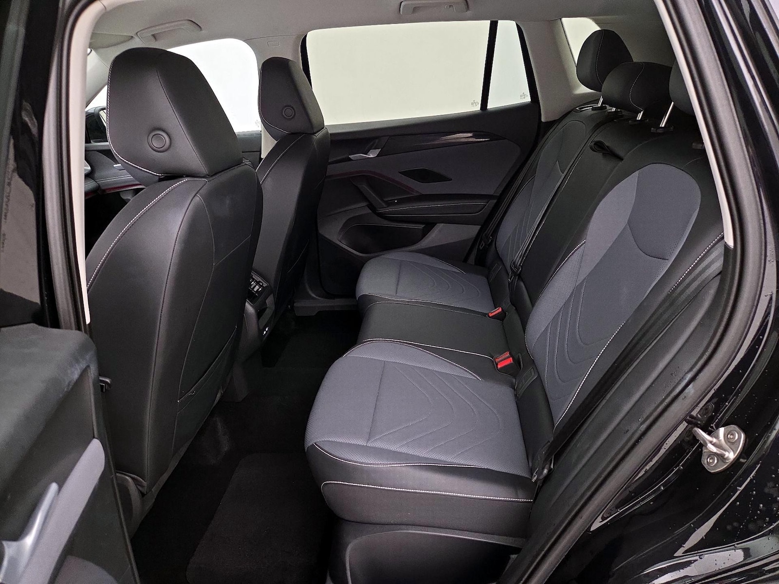 2026 Volkswagen Tiguan SE - Photo 20