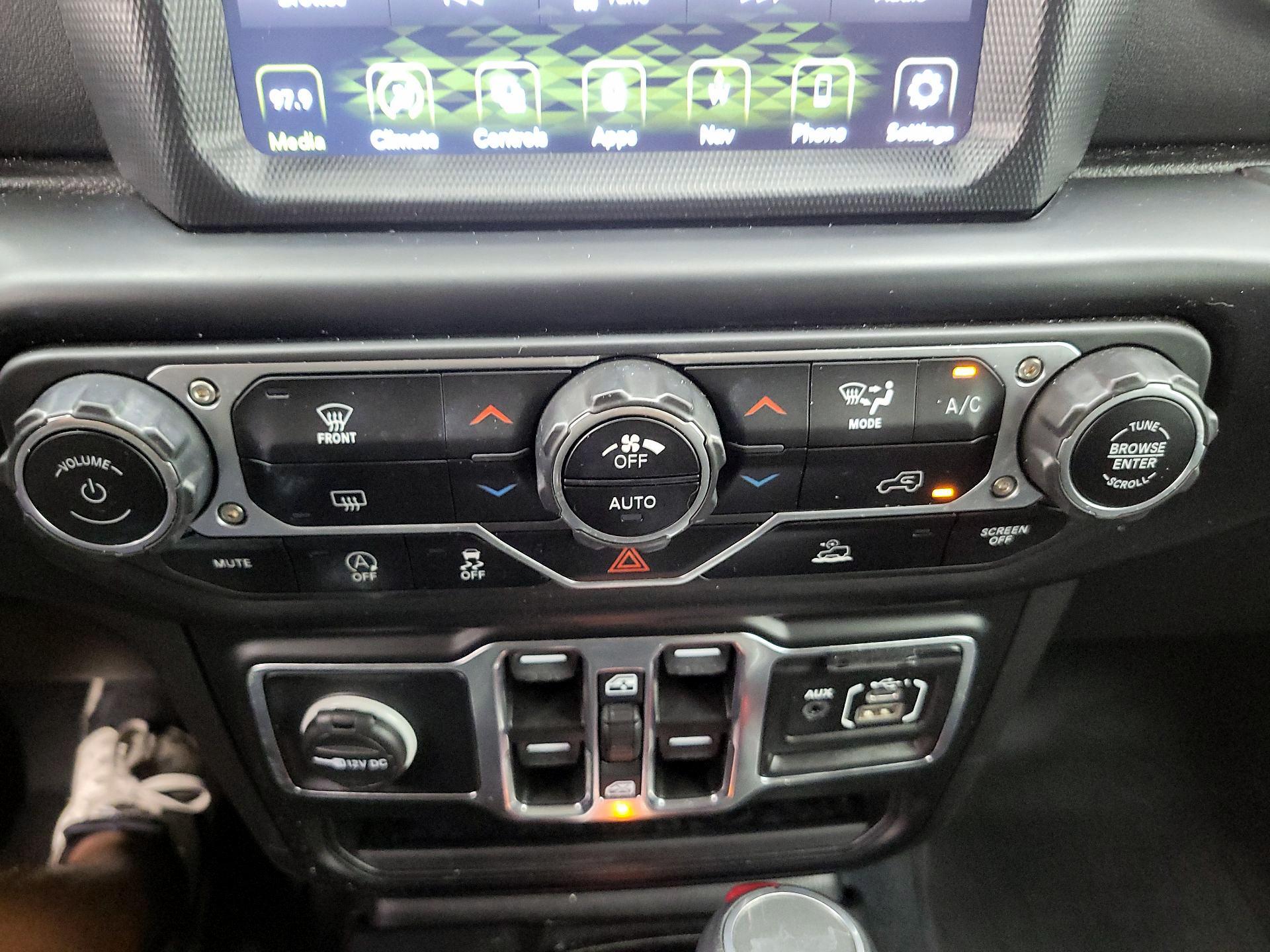 Thumbnail: 2022 Jeep Wrangler - 17