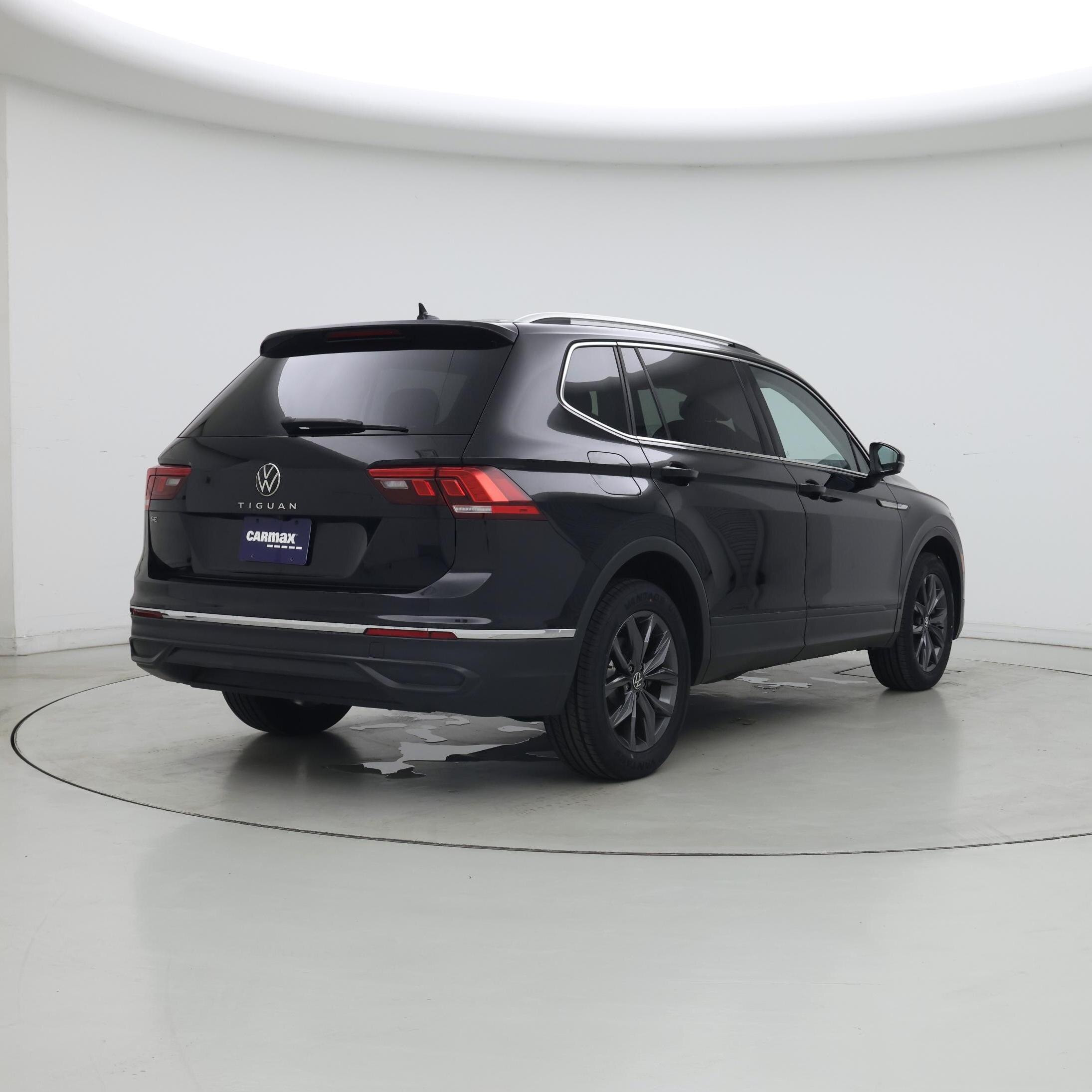 Thumbnail: 2022 Volkswagen Tiguan - 8