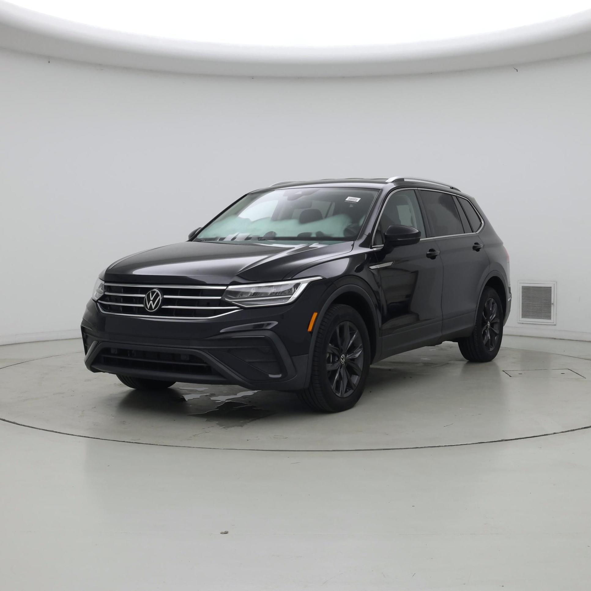 Thumbnail: 2022 Volkswagen Tiguan - 4
