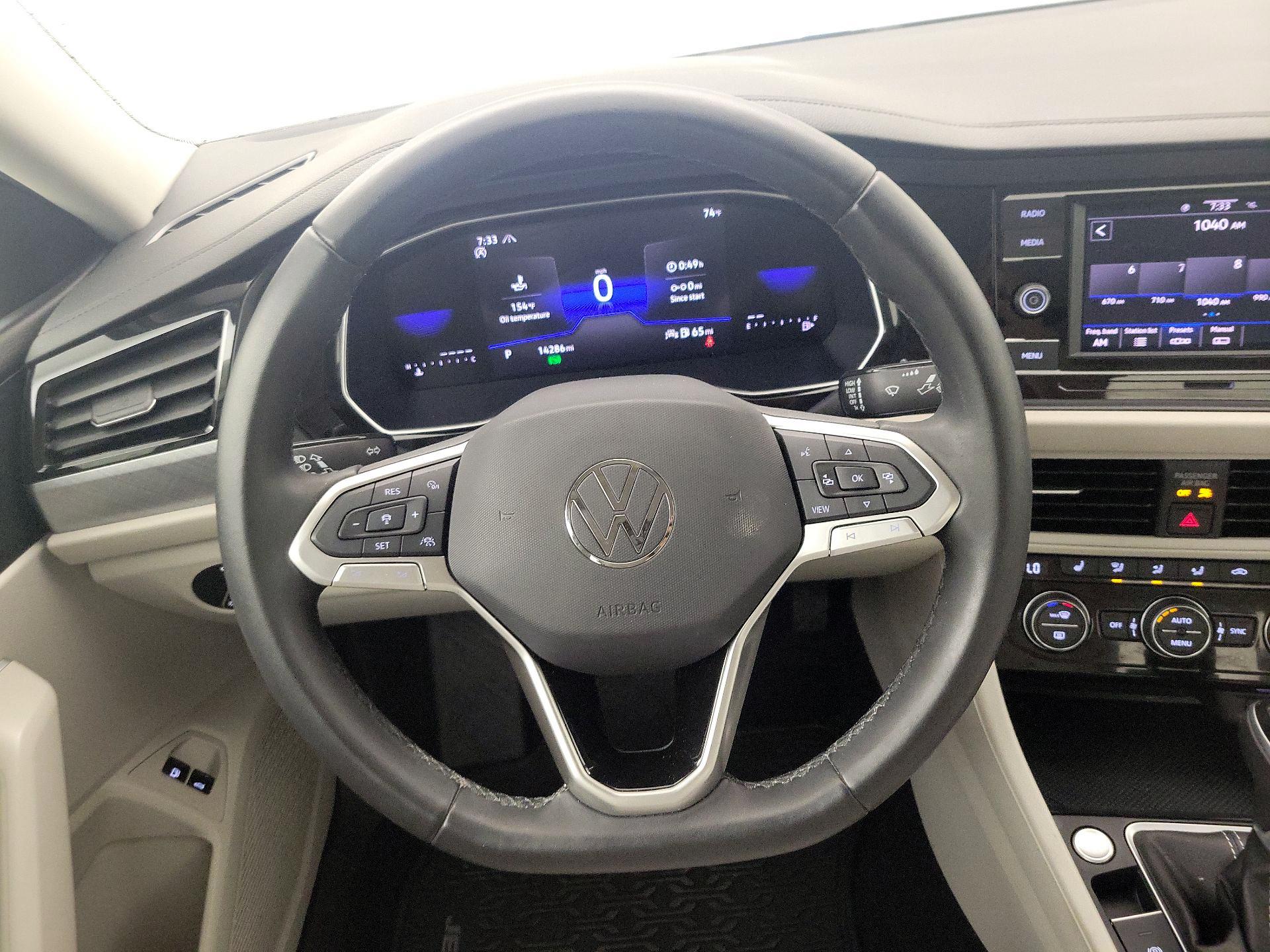 Thumbnail: 2024 Volkswagen Jetta - 10