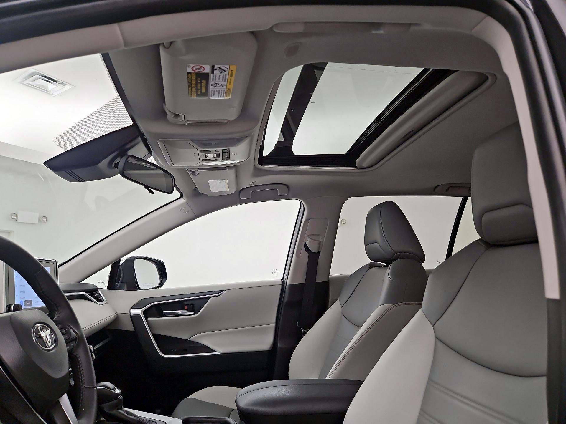 Thumbnail: 2025 Toyota RAV4 - 17