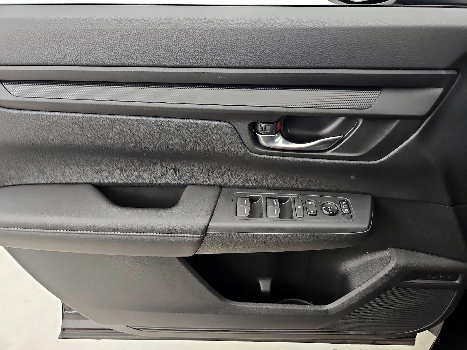 2025 Honda CR-V LX - Photo 13