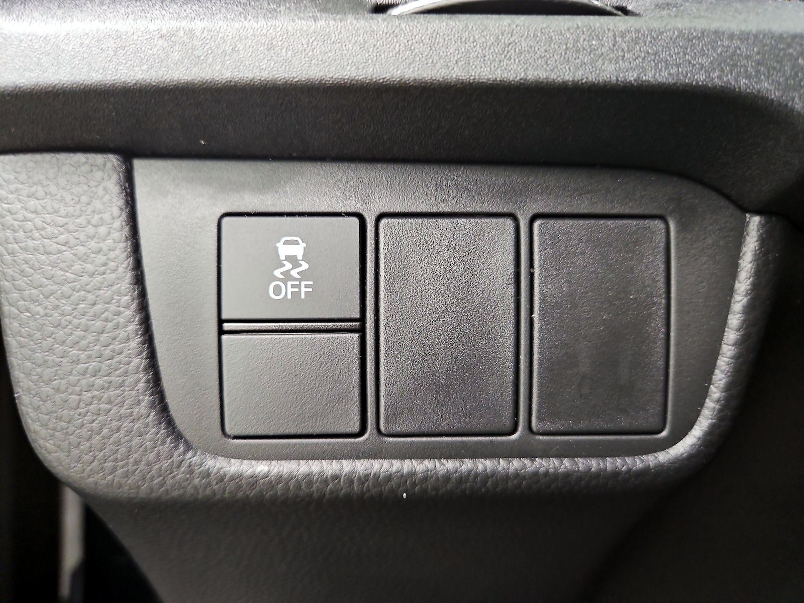 2025 Honda CR-V LX - Photo 14