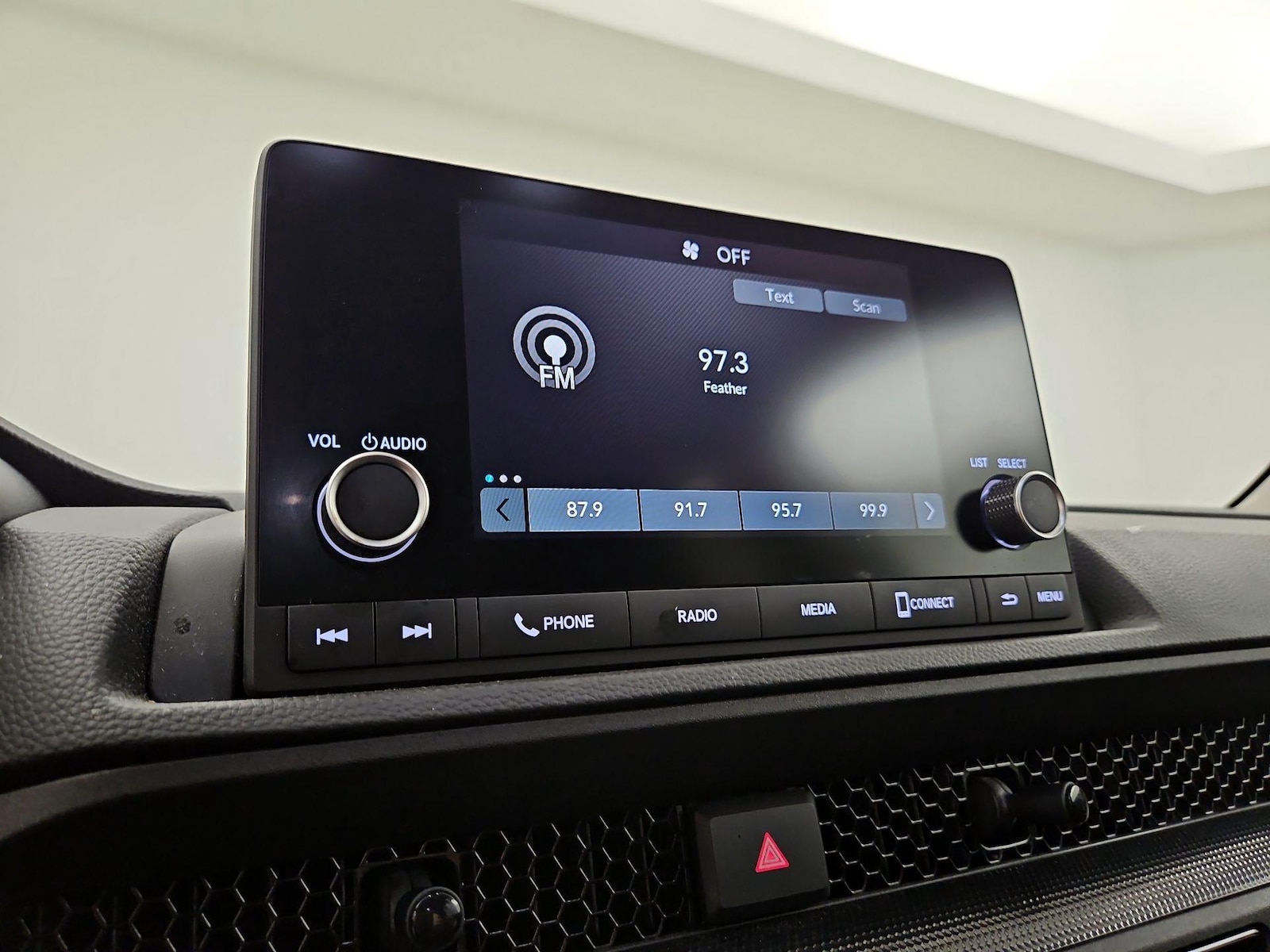 2025 Honda CR-V LX - Photo 16