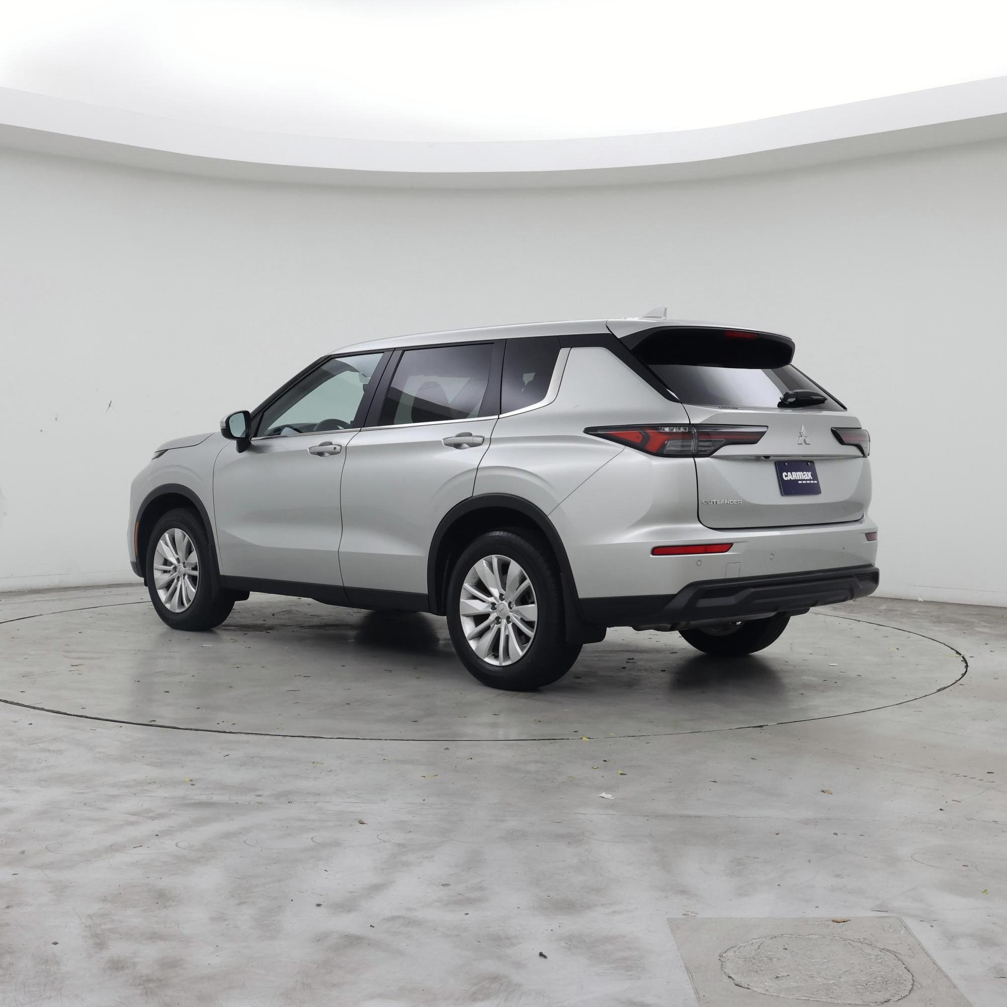 Thumbnail: 2025 Mitsubishi Outlander - 2
