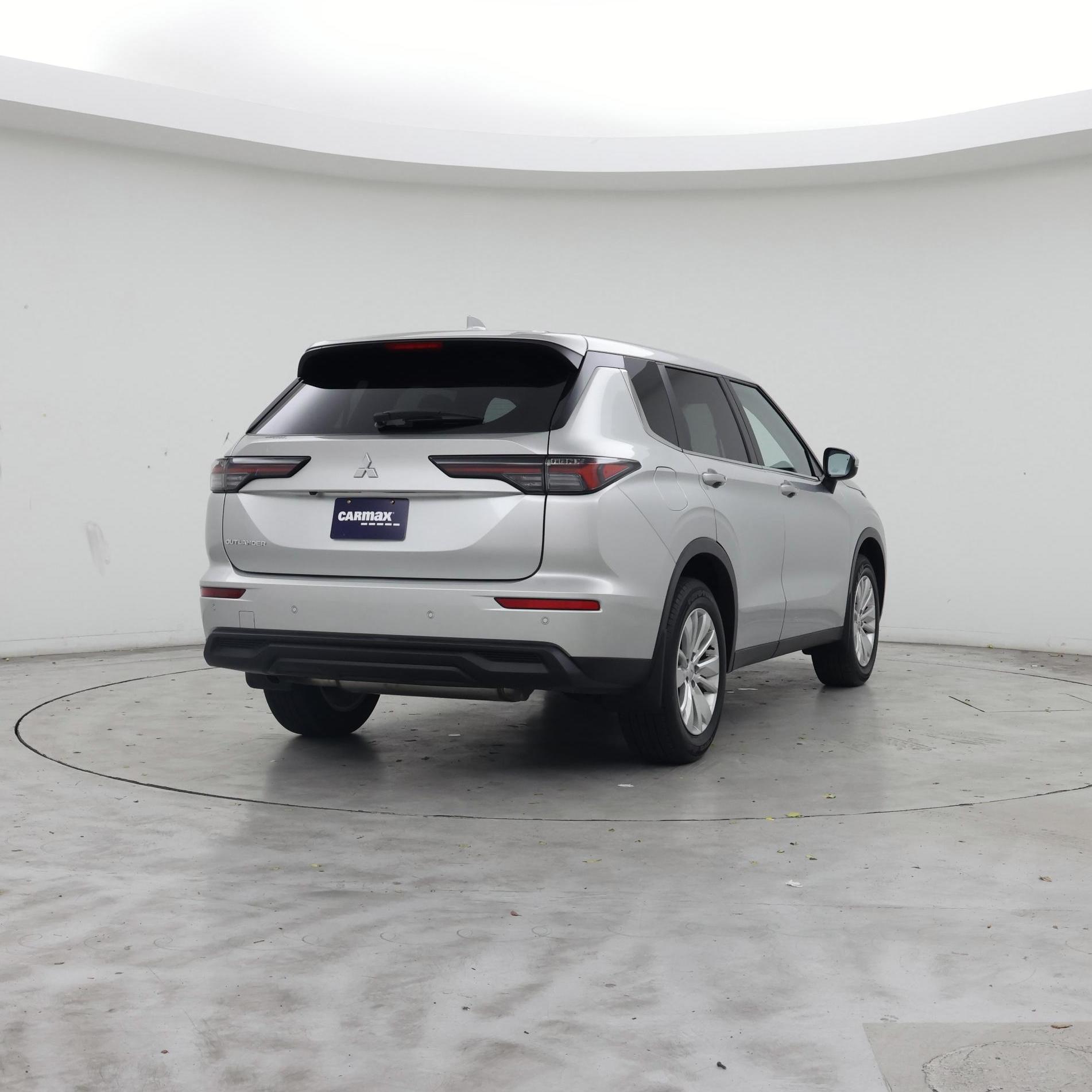Thumbnail: 2025 Mitsubishi Outlander - 8