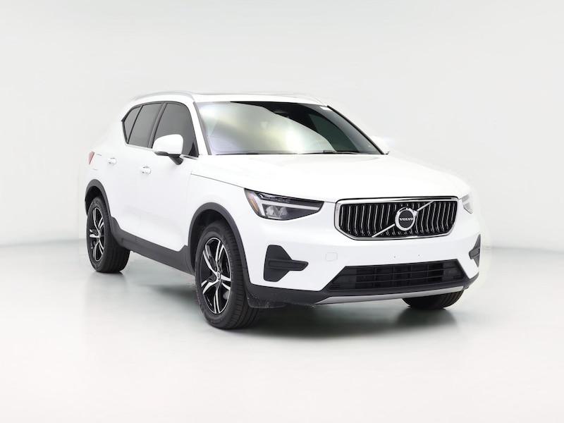 2025 Volvo XC40 B5 Core Bright Theme