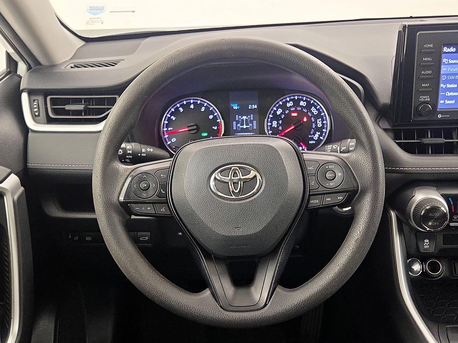 2021 Toyota RAV4 XLE - Photo 11