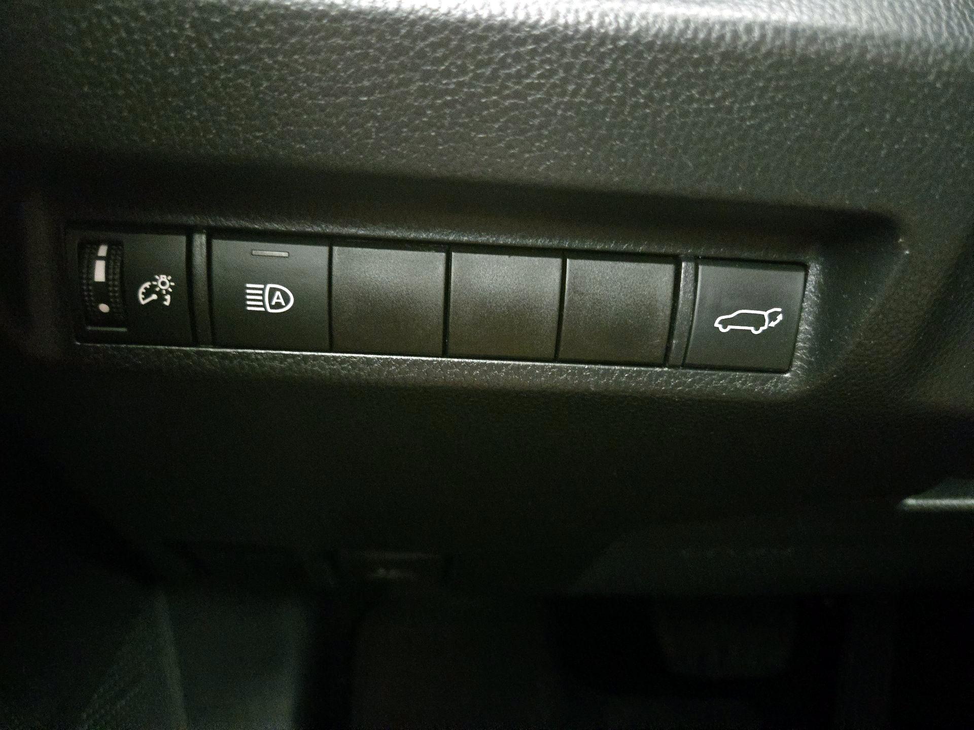 Thumbnail: 2021 Toyota RAV4 - 13