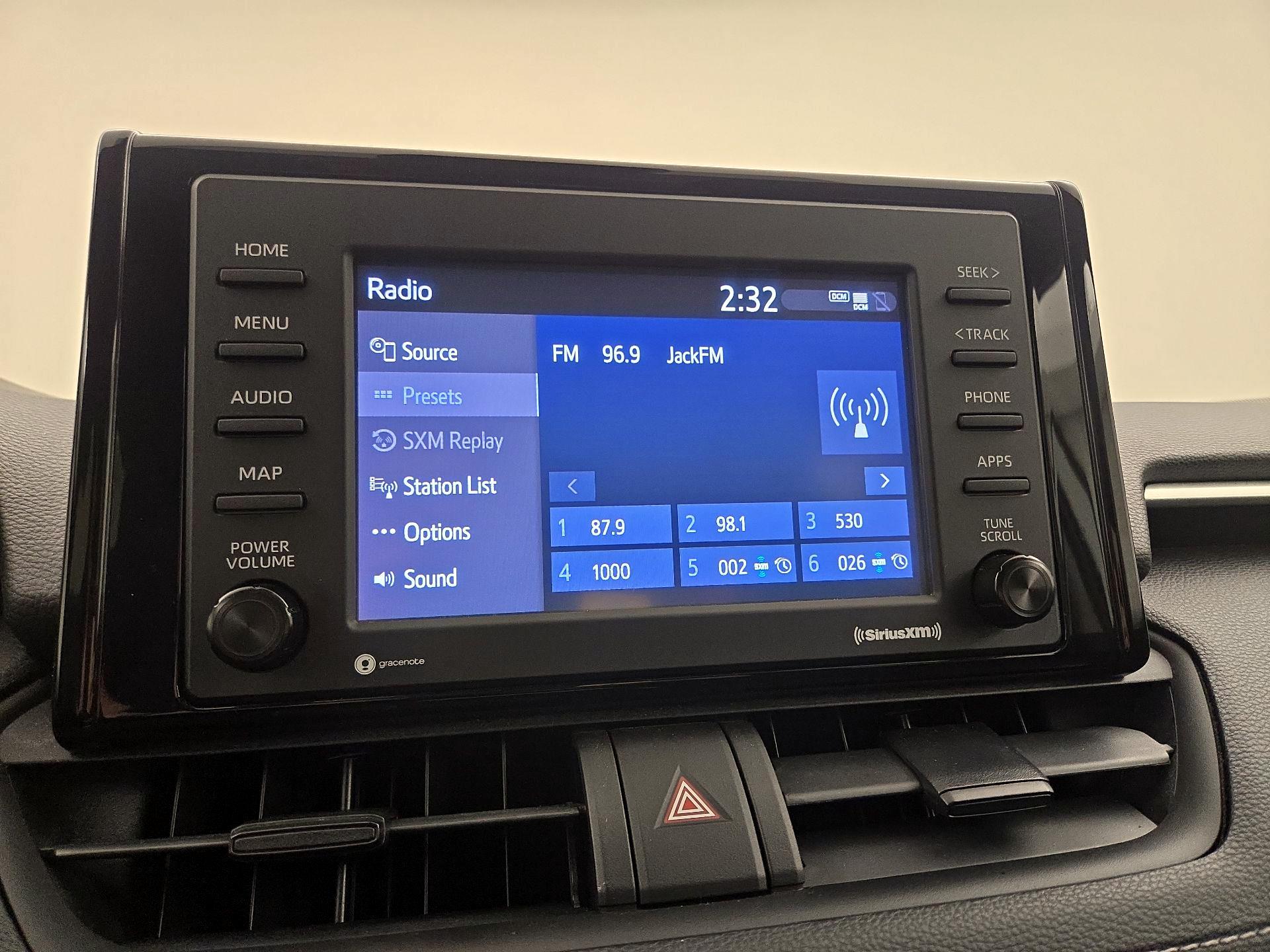 Thumbnail: 2021 Toyota RAV4 - 15
