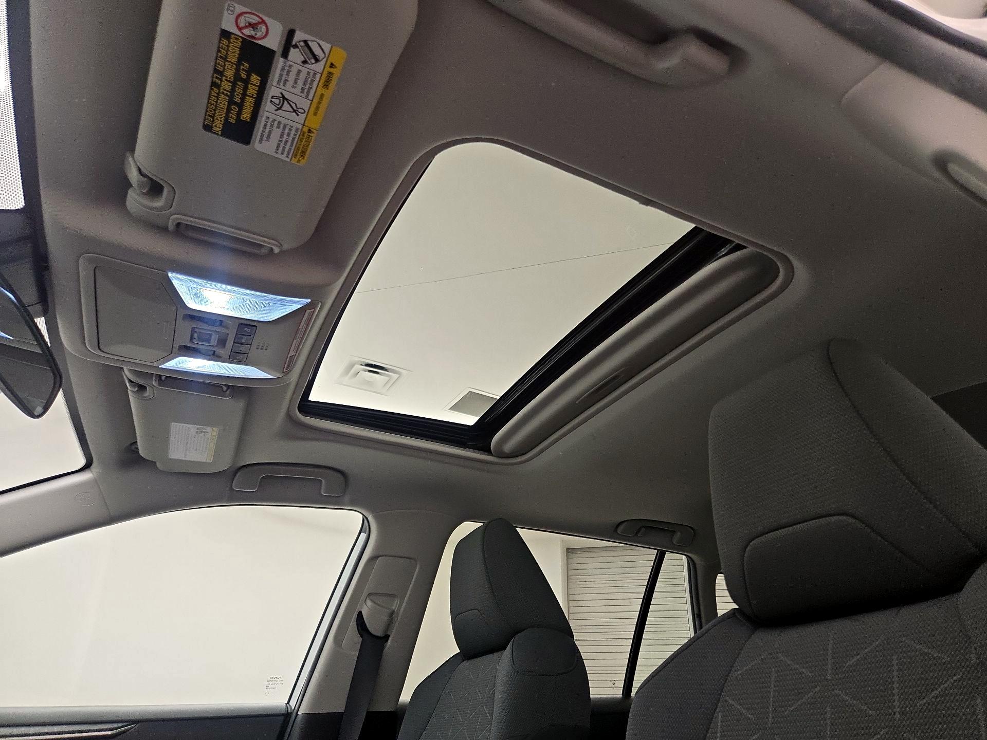 Thumbnail: 2021 Toyota RAV4 - 19