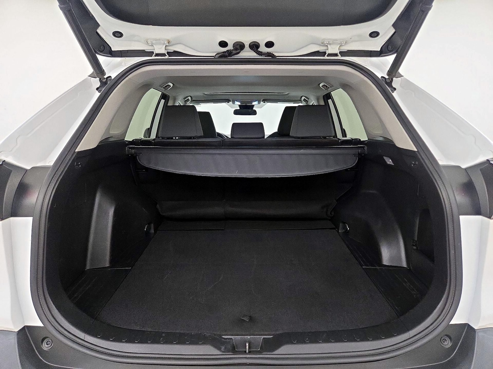 2021 Toyota RAV4 XLE - Photo 22