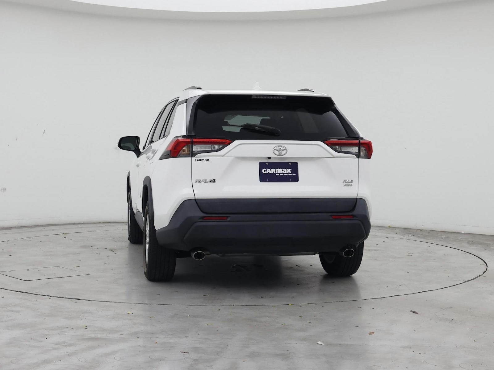 2021 Toyota RAV4 XLE - Photo 7