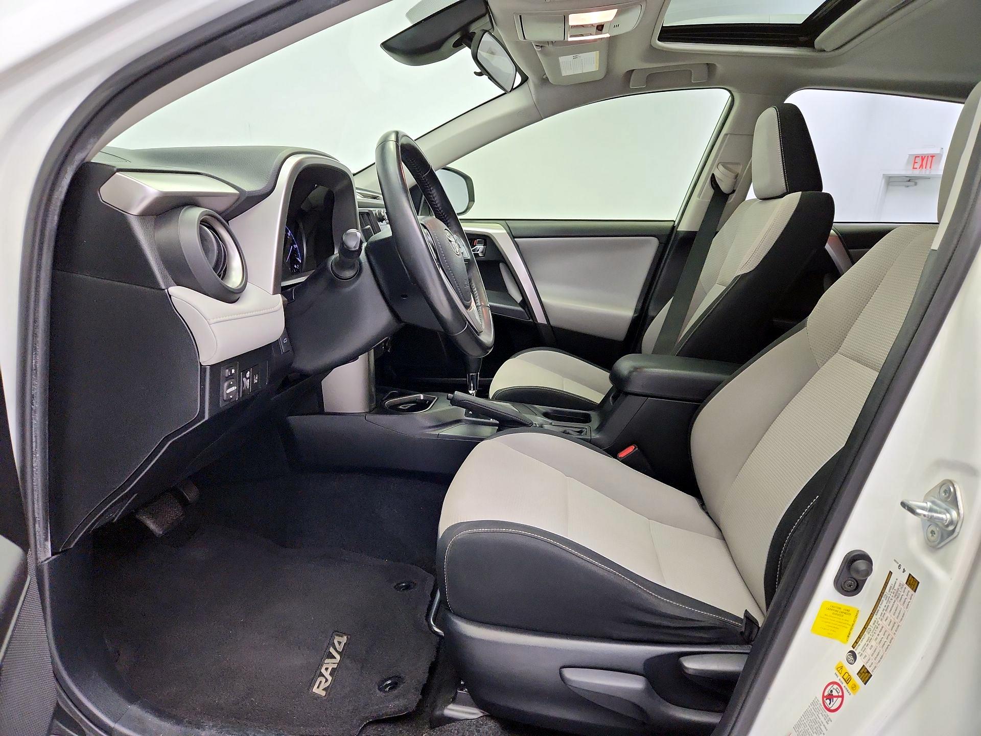 Thumbnail: 2018 Toyota RAV4 - 11