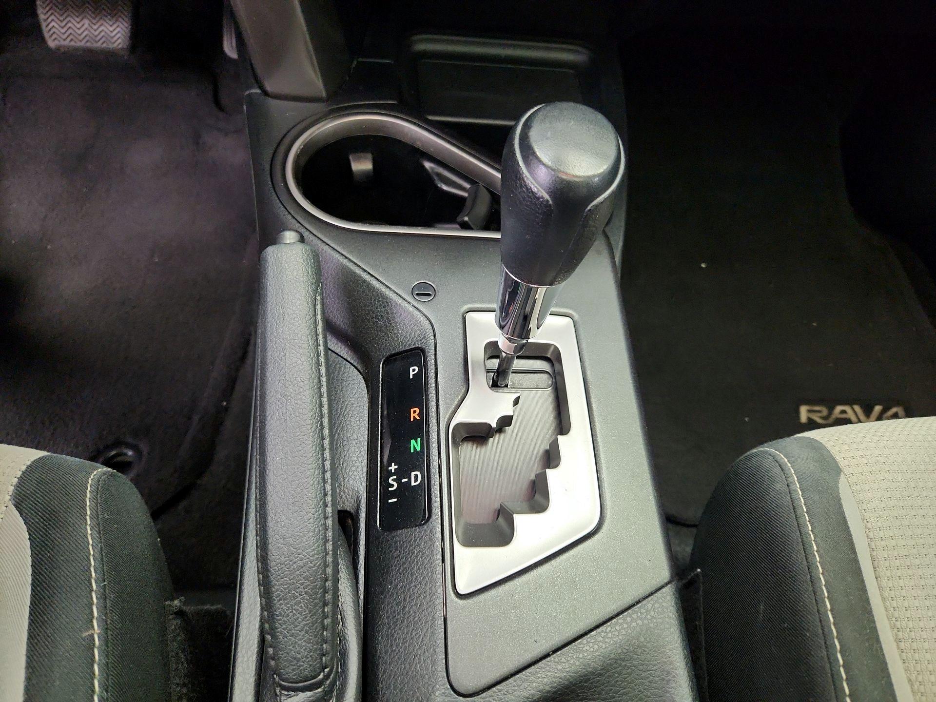 Thumbnail: 2018 Toyota RAV4 - 17