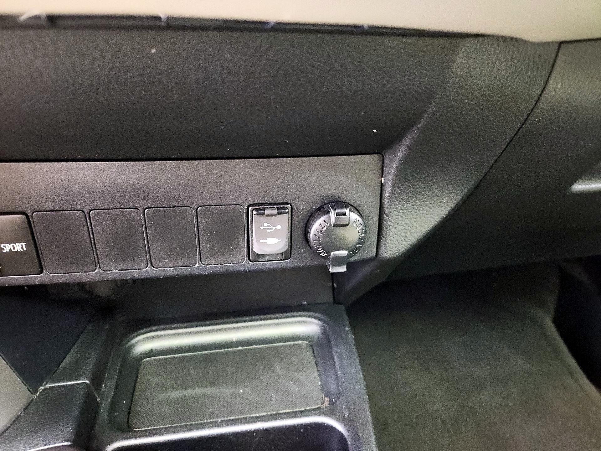 Thumbnail: 2018 Toyota RAV4 - 18