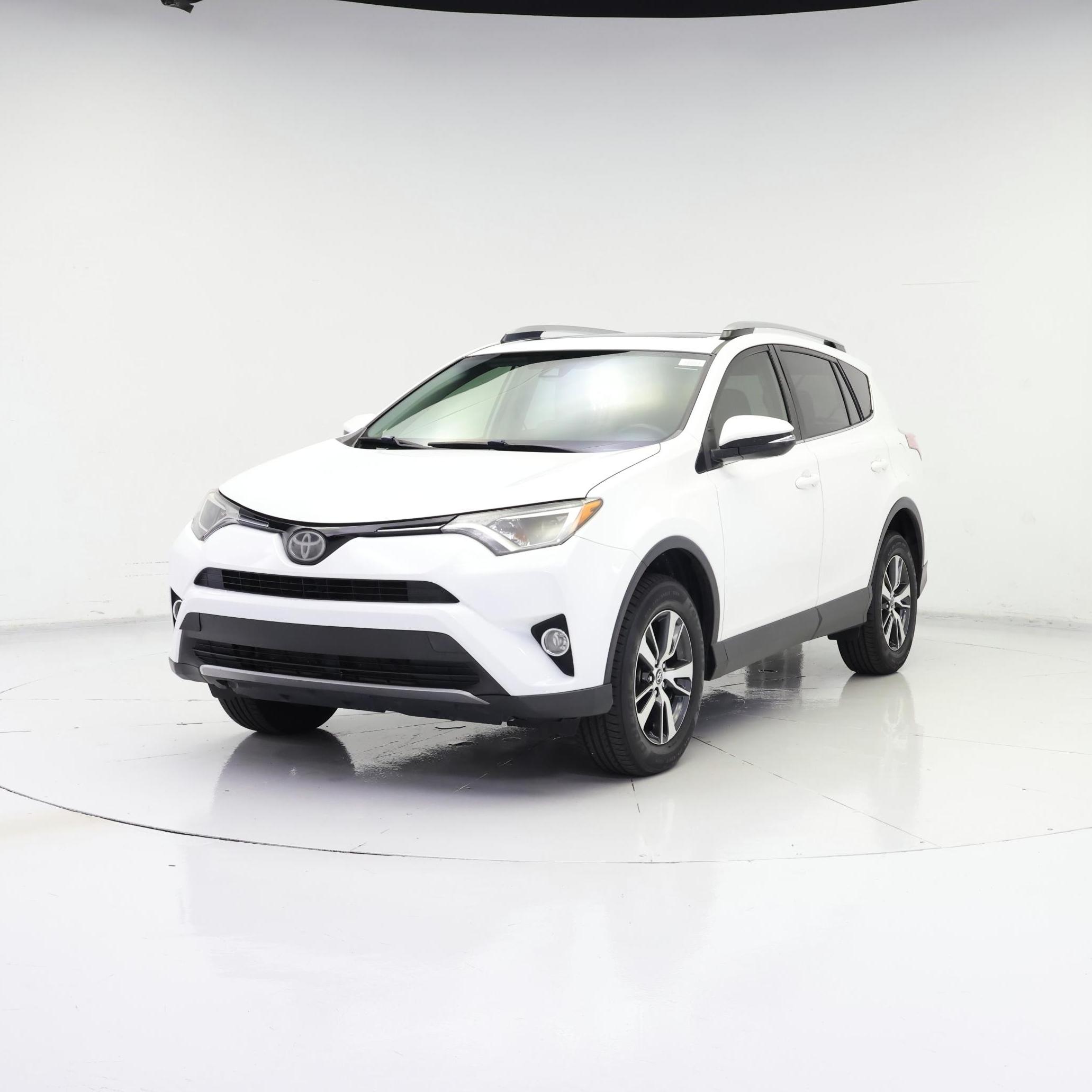 Thumbnail: 2018 Toyota RAV4 - 4