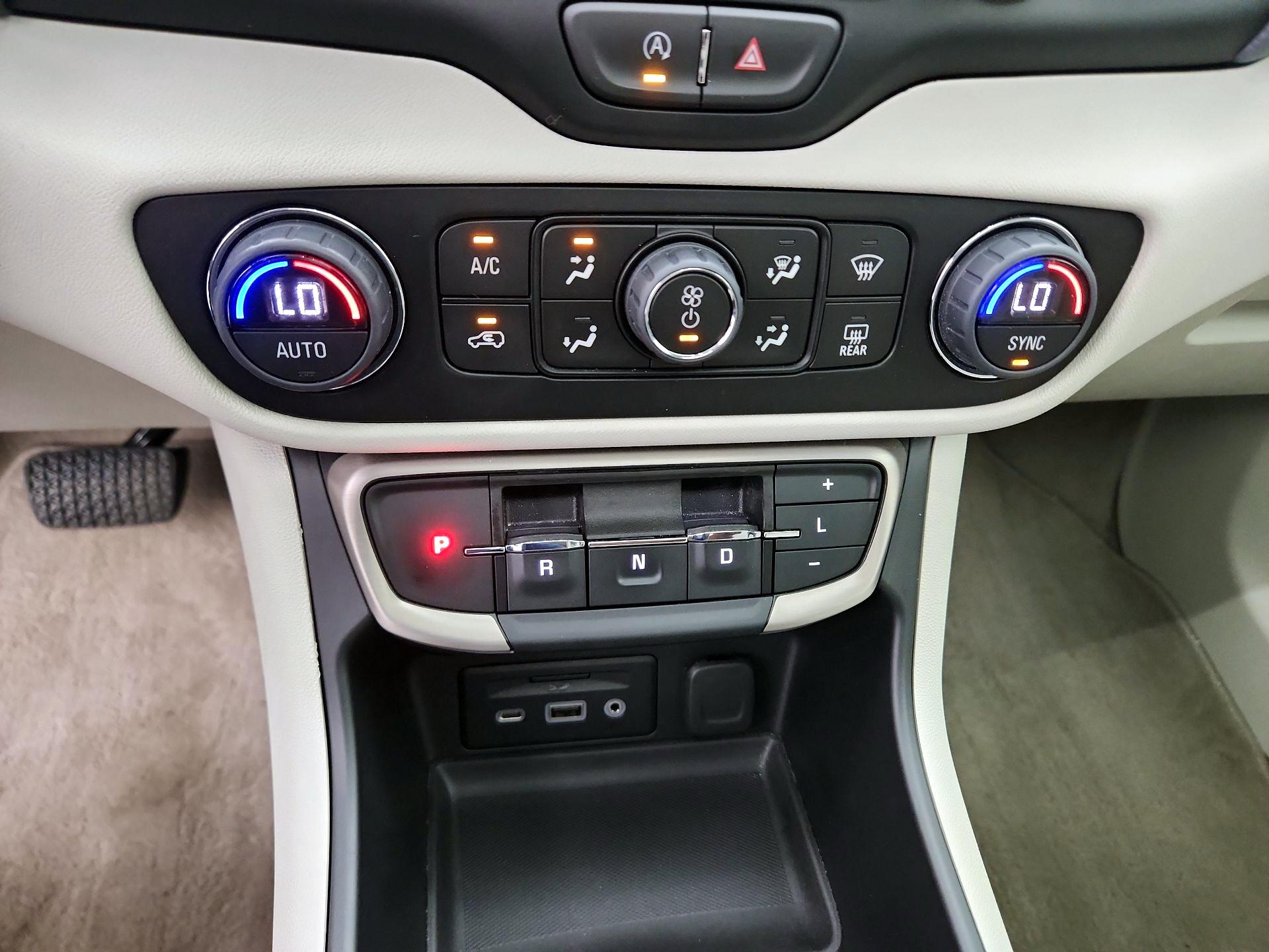 Thumbnail: 2024 GMC Terrain - 16