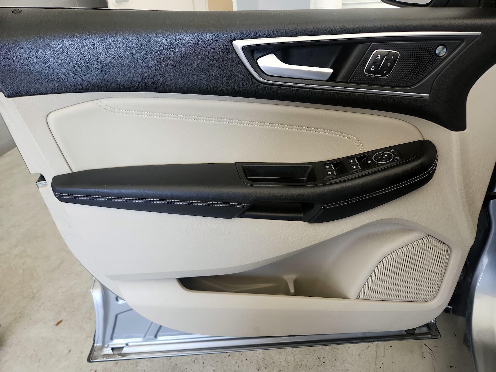 2021 Ford Edge Titanium - Photo 13