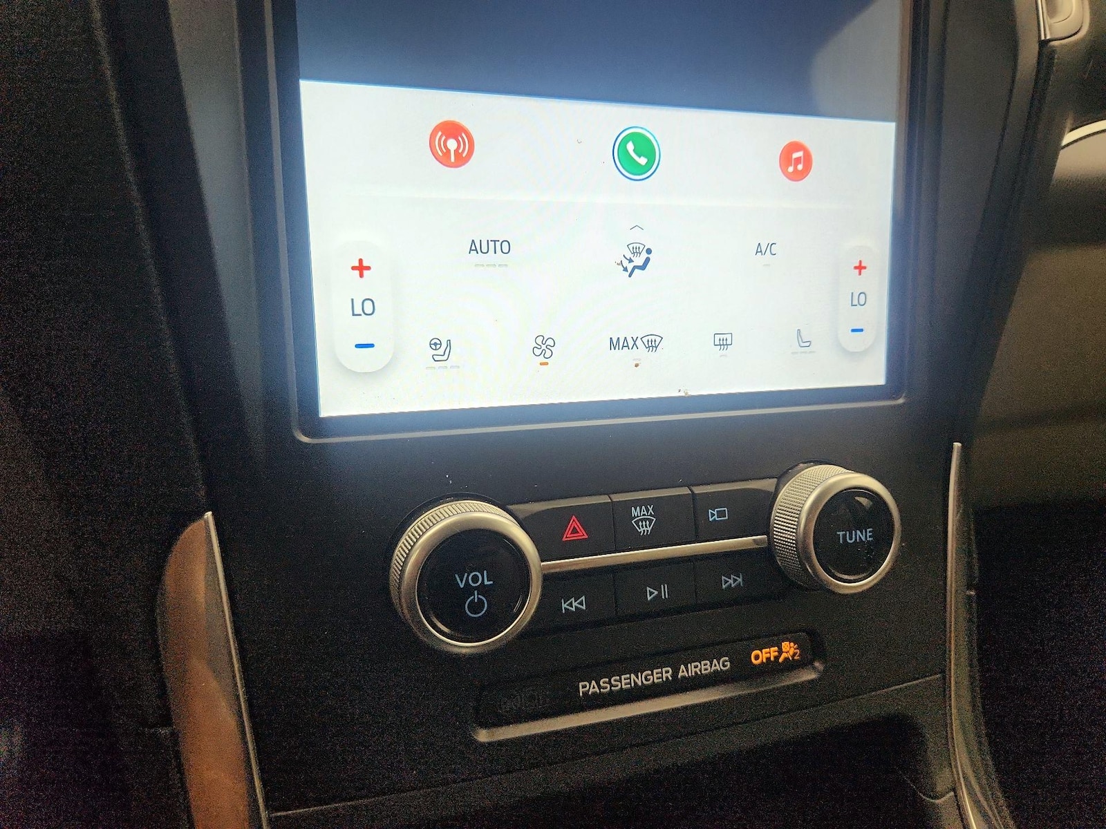 2021 Ford Edge Titanium - Photo 17