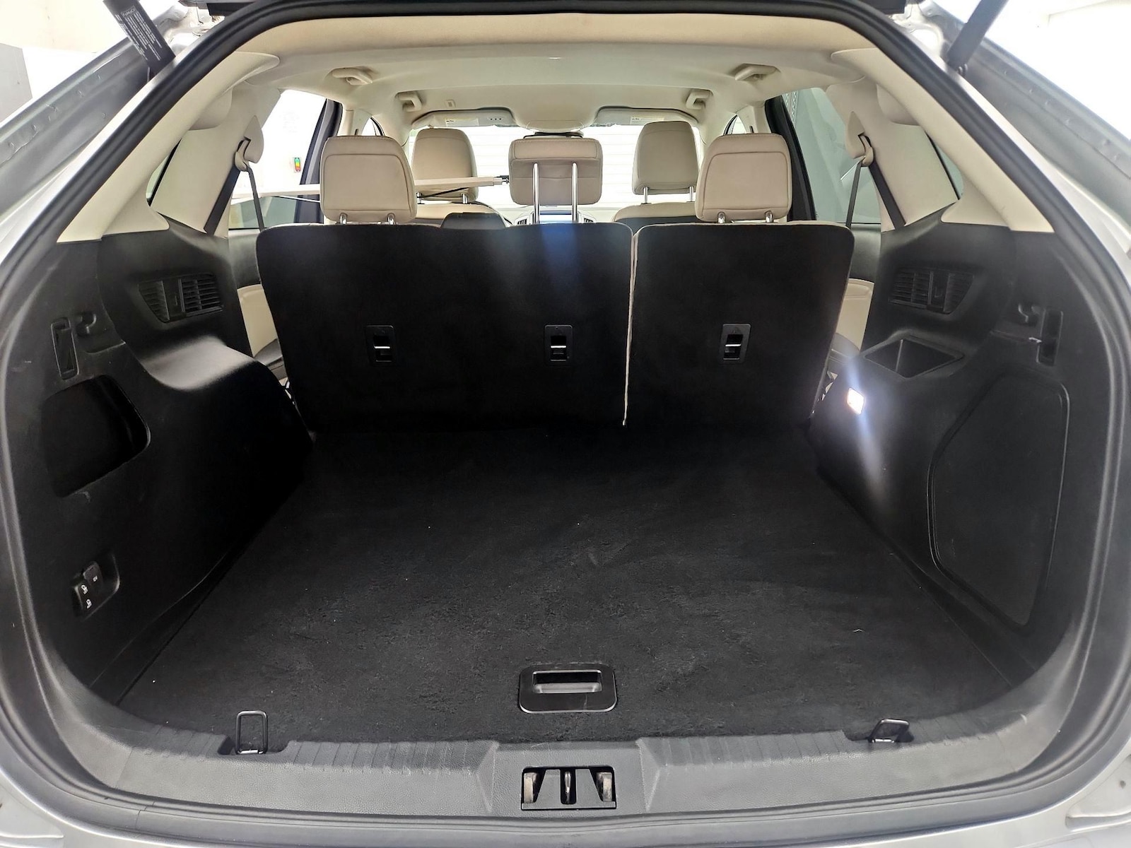 2021 Ford Edge Titanium - Photo 21