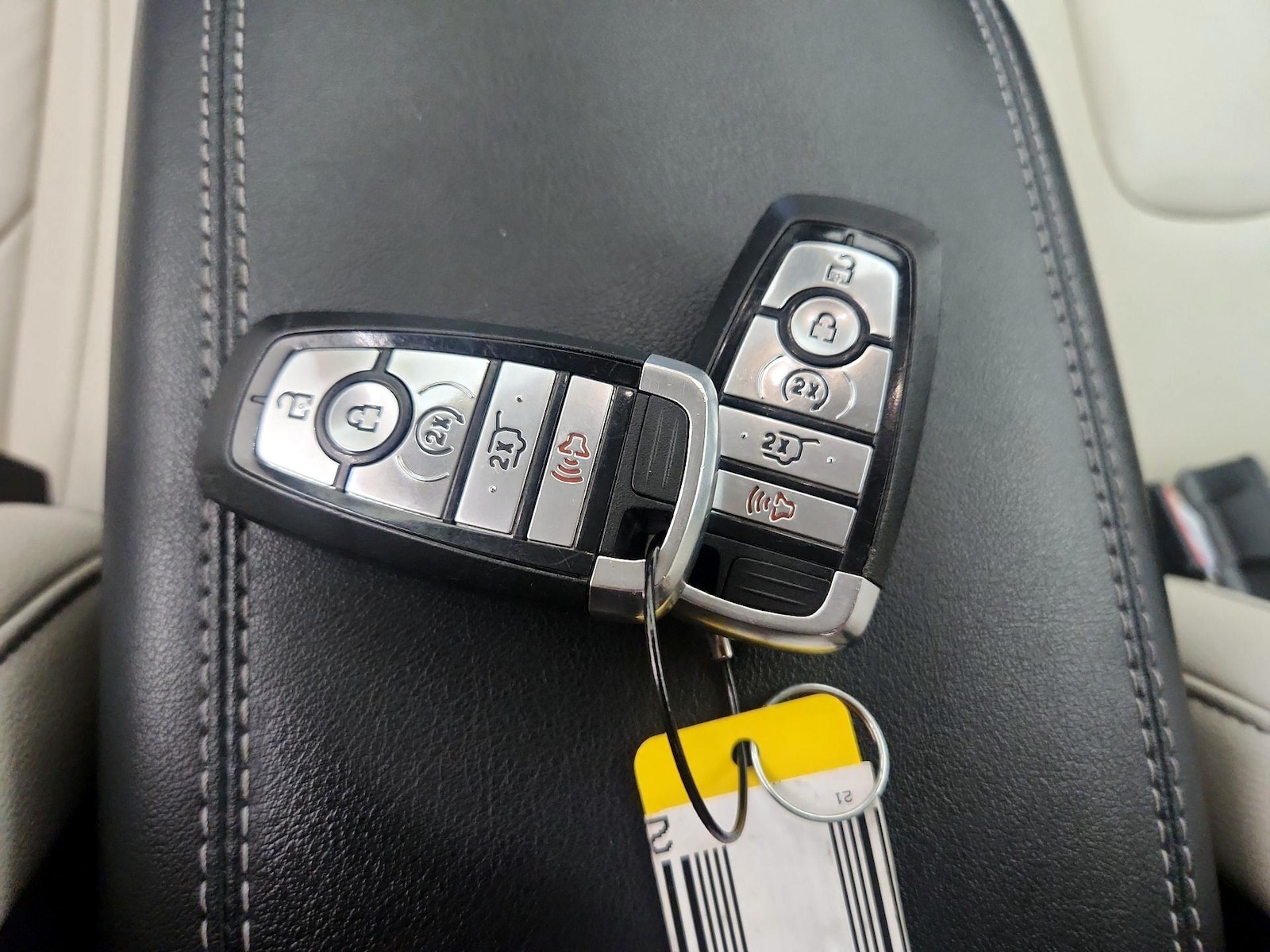2021 Ford Edge Titanium - Photo 23